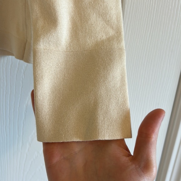 Ann Taylor silk and cashmere blend long sleeve cream size large sweater - Picture 2 of 7